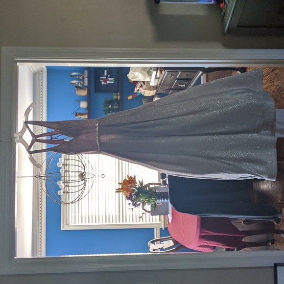 Prom Dress - Picture 4 of 4